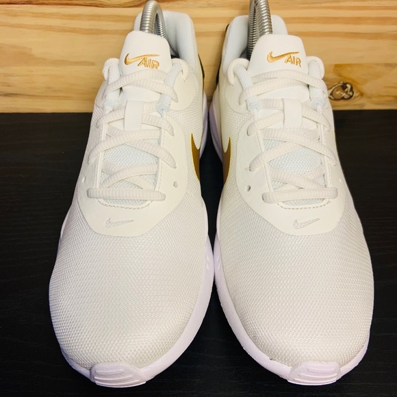 New Nike Air Max Oketo White Gold Running Shoes - Picture 6 of 8